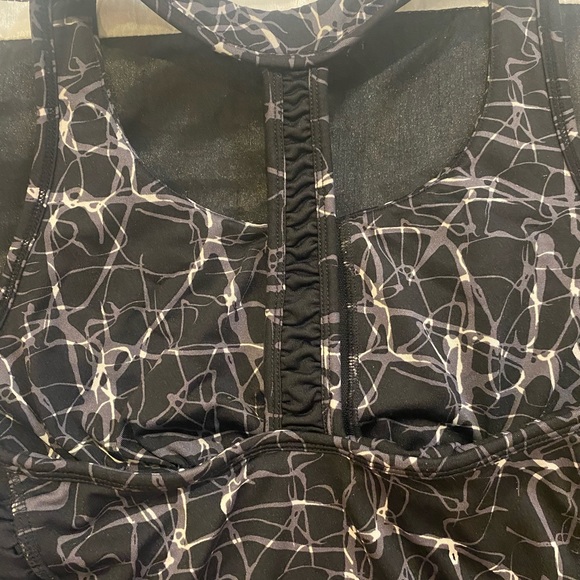 Pair of Active sports tanks with built in bras - Picture 5 of 8